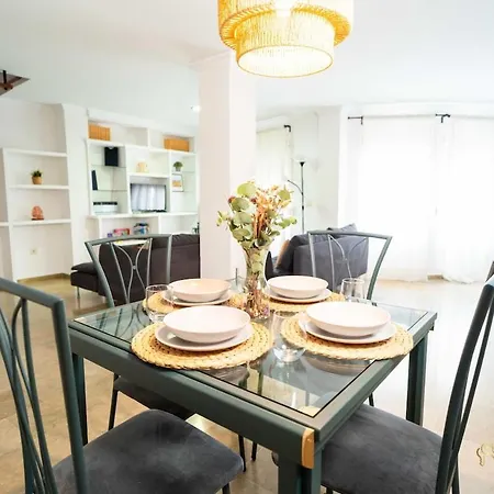 Downtown Duplex With Terrace In